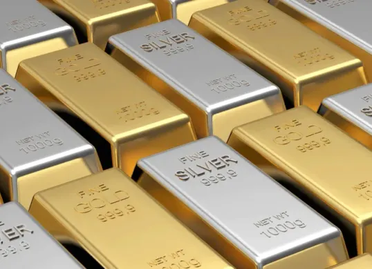 Ilustrasi perbandingan investasi emas dan perak. (Sumber: Pegadaian)