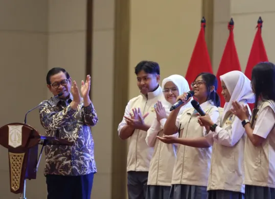 Gubernur DKI Jakarta, Pramono Anung, mengukuhkan 1.005 Pelajar Duta Ketentraman dan Ketertiban Umum (Prabu). (Sumber: Istimewa)