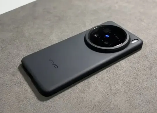 HP ini dijuluki iPhone 17 killer, simak fitur dan keunggulannya. (Sumber: YouTube/WatchWatch)