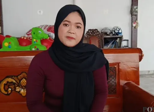 Mahasiswa Fakultas Hukum Universitas Bhayangkara, Ratu Ipana, 19 tahun, terpilih menjadi ketua RW termuda di Kota Bekasi. (Sumber: Poskota/Nurpini Aulia Rapika)