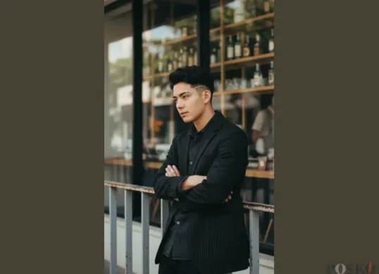 Edit Foto Cowo dengan Style Rambut Keren Pakai Gemini AI (Sumber: TikTok/kool8729)