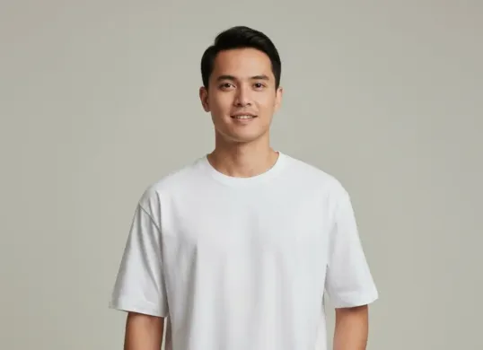 Prompt Gemini AI edit foto pria ala studio. (Sumber: Gemini AI)