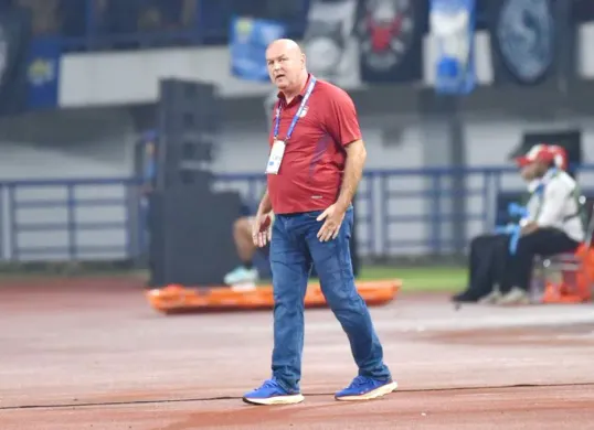 Potret pelatih Persib Bandung, Bojan Hodak yang menyatakan siap menghadapi tantangan Lion City Sailors di ajang ACL Two. (Sumber: Persib)