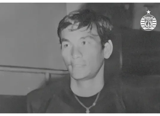 Mantan kiper legendaris Timnas Indonesia, Ronny Pasla, meninggal dunia pada Senin, 24 November 2025 dini hari di Jakarta. (Sumber: X/@Persija_Jkt)