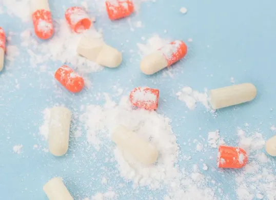 Ilustrasi narkoba jenis sabu. (Sumber: Freepik/@drobotdean)