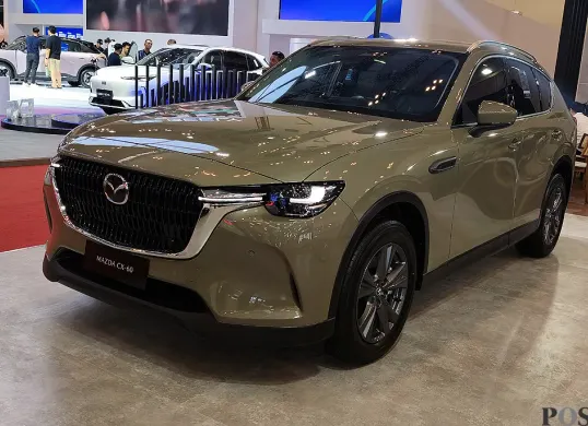 Mazda menghadirkan berbagai line-up mobilnya untuk pengunjung GJAW 2025. (Sumber: POSKOTA | Foto: Erwan Hartawan)