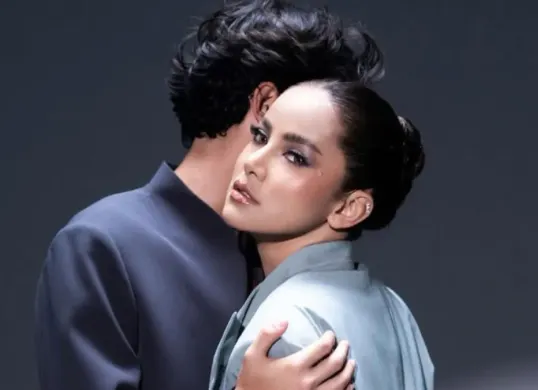 Potret Tristan Molina bersama Olla Ramlan saat berfoto di studio. (Sumber: Instagram/@ollaramlan)