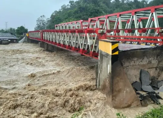 Banjir bandang melanda sejumlah wilayah kabupaten di Sumatera Utara. (Sumber: BNPB Tapanuli Utara)