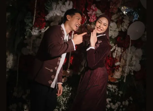 Rehan Mubarak lamar Dara Arafah (Sumber: Instagram/@rehanmubarak)