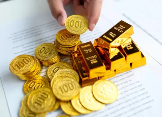 Ilustrasi perbedaan investasi emas dan SBN. (Sumber: Pegadaian)