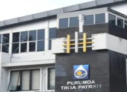 Ilustrasi - Dirut Perumda Tirta Patriot diduga tertidur saat rapat pembahasan penyertaan modal BUMD di DPRD Kota Bekasi. (Sumber: Istimewa)