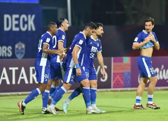 Potret pemain Persib Bandung saat merayakan gol ke gawang Lion City Sailors di ajang AFC Champions League Two (ACL 2). (Sumber: Persib)