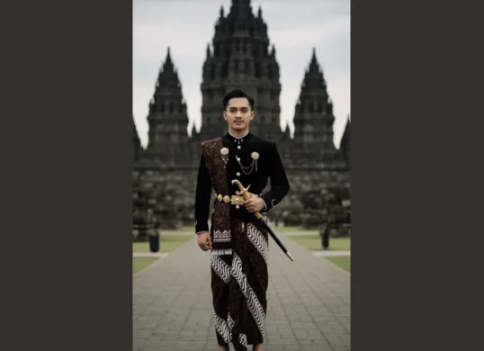 Hasil edit foto di Gemini AI (Sumber: TikTok/@rendymldn)