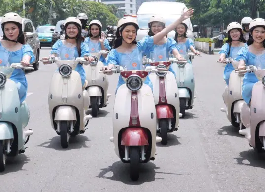 Sebanyak 15 wanita mengikuti City Ride Yadea OVA di Jakarta. (Sumber: Yadea)
