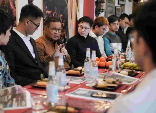 Gubernur Jakarta Pramono Anung saat bertemu dengan diaspora di Berlin, Jerman. (Sumber: Kominfotik Pemprov Jakarta)