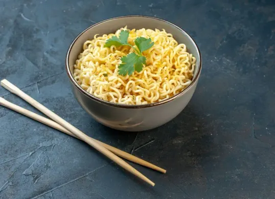 Ilustrasi mie. (Sumber: Freepik/@kamranaydinov)