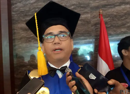 Rektor Universitas Satya Negara Indonesia (USNI), Sihar Sitorus. (Sumber: POSKOTA | Foto: Pandi Ramedhan)