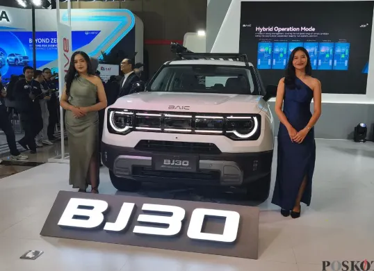 Penampilan mobil BAIC BJ30 HEV dipamerkan di GIIAS Bandung 2025, Dungus Sari, Andir, Kota Bandung, Rabu, 1 Oktober 2025. (Sumber: Poskota/Erwan Hartawan)