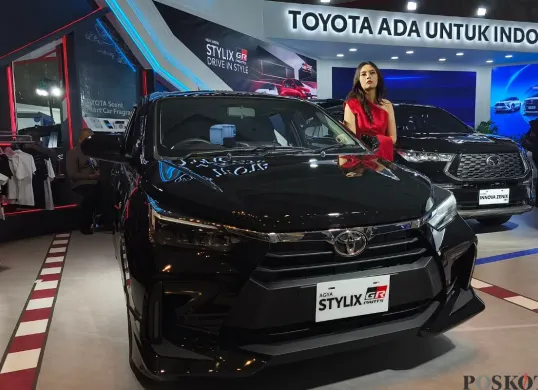 Toyota membawa beberapa model mobil di GIIAS Bandung 2025, Dungus Cariang, Andir, Kota Bandung, Rabu, 1 Oktober 2025. (Sumber: Poskota/Erwan Hartawan)