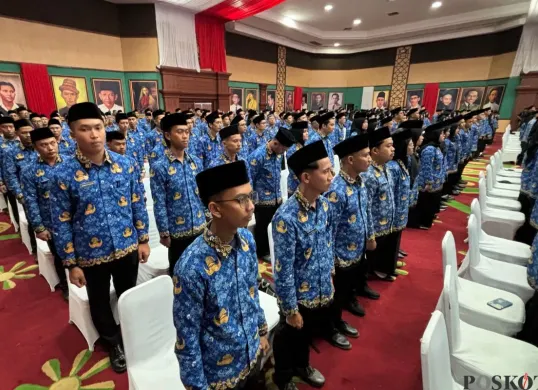 Proses pelantikan 247 PPPK Kabupaten Bogor di Cibinong, Kabupaten Bogor, Kamis, 2 Oktober 2025. (Sumber: Poskota/Giffar Rivana)