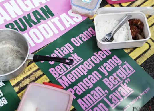 Aksi Ibu-Ibu Tuntut Evaluasi Makan Bergizi Gratis