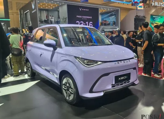 Mobil listrik Jetour X20e sempat melantai di GIIAS 2025, Kelurahan Dungus Cariang, Kecamatan Andir, Kota Bandung. (Sumber: Poskota/Erwan Hartawan)