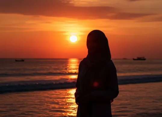 Prompt Gemini AI terbaru untuk edit foto estetik di pantai (Sumber: Gemini AI)