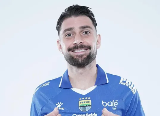 Potret bek Persib Bandung sekaligus pemain Timnas Irak, Frans Putros. (Sumber: Instagram/@fransputros)