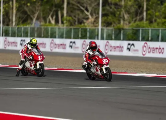 Pembalap muda Indonesia bersaing di Asia Talent Cup 2025 Mandalika. (Sumber: Honda)