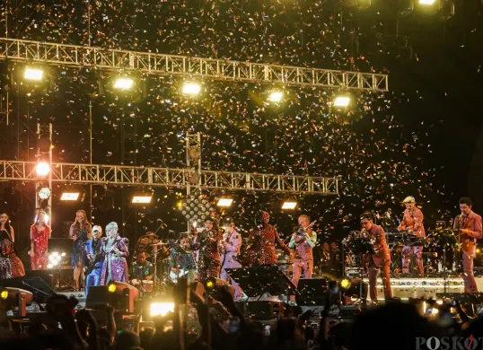 Elvy Sukaesih dan Tokyo Paradise Ska Orchestra Bersua Kembali di Synchronize Fest 2025