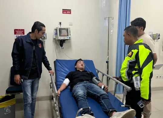 Seorang anggota kepolisian dibacok pemuda diduga hendak tawuran di wilayah Bogor Utara, Kota Bogor. (Sumber: Dok. Polsek Bogor Utara)