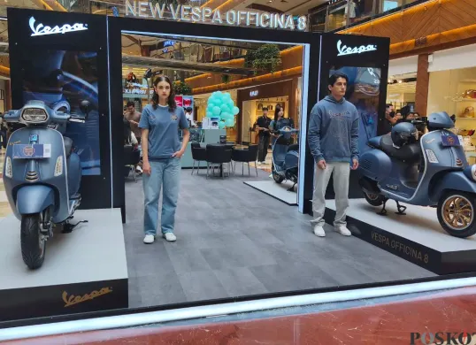 PT Piaggio Indonesia bawa Vespa Officina 8 dan LX 150 di Mall Pondok Indah, Jakarta Selatan, Selasa, 7 Oktober 2025. (Sumber: Poskota/Erwan Hartawan)