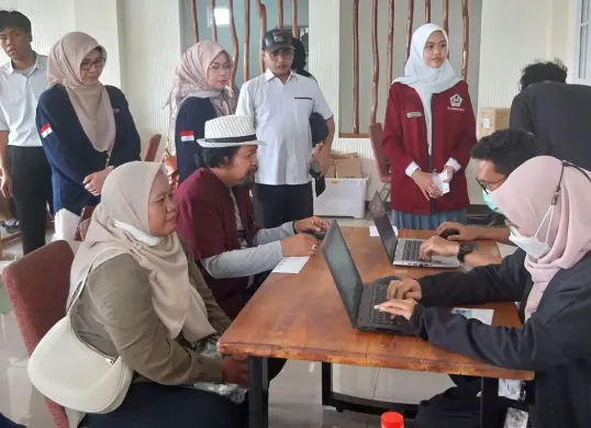 Suasana cek kesehatan gratis di wilayah Sawangan, Kota Depok, Rabu, 8 Oktober 2025. (Sumber: Dok. Istimewa)