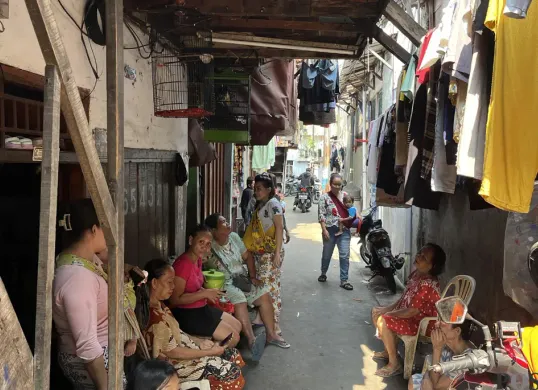 Suasana di Gang Venus, permukiman padat di Kelurahan Jembatan Besi, Tambora, Jakarta Barat pada Kamis, 9 Oktober 2025. (Sumber: POSKOTA | Foto: Pandi Ramedhan)