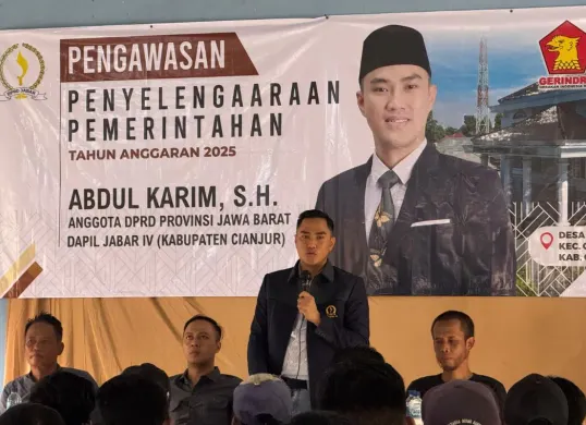 Anggota Komisi IV DPRD Jabar, Abdul Karim saat kegiatan Pengawasan Penyelenggaraan Pemerintah di Aula Desa Bojonglarang, Kecamatan Cijati, Kabupaten Cianjur. (Sumber: Dok. Istimewa)