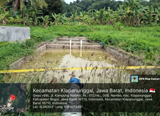 DLH Kabupaten Bogor menyegel pabrik pengolahan pakan ternak di Klapanunggal, Kabupaten Bogor. (Sumber: DLH Kabupaten Bogor)
