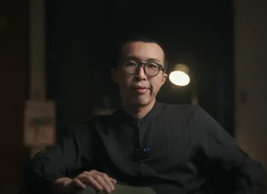 Pandangan dr. Tirta tentang pentingnya financial stability bagi generasi muda: dari idealisme menuju realitas ekonomi yang berkelanjutan. (Sumber: Youtube/@MALAKA)