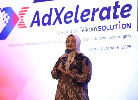 Direktur Utama Telkom Indonesia Dian Siswarini saat memberikan sambutan pada acara AdXelerate Executive Connect yang berlangsung di Jakarta pada Kamis, 9 Oktober 2025. (Sumber: Corporate Communication PT Telkom Indonesia (Persero) Tbk)