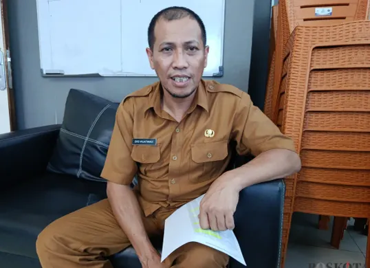 Kepala Seksi Analis Perdagangan Disperindag Kota Bekasi, Eko Wijatmiko. (Sumber: POSKOTA | Foto: Nurpini Aulia Rapika)