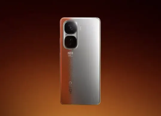 iQOO Neo 11 siap jadi flagship killer dengan Snapdragon 8 Elite dan baterai 7500 mAh. (Sumber: YouTube/DroidHolic)