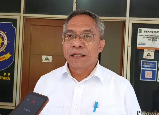 Direktur Kompetensi dan Produktivitas Tenaga Kerja Konstruksi Kementerian PUPR, Kimron Manik di Kecamatan Bekasi Utara, Selasa, 14 Oktober 2025. (Sumber: Poskota/Nurpini Aulia Rapika)