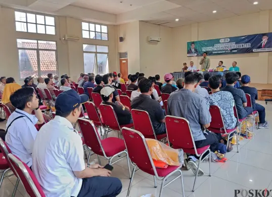Kegiatan pelatihan dan sertifikasi tukang di Kecamatan Bekasi Utara, Kota Bekasi, Selasa, 14 Oktober 2025. (Sumber: Poskota/Nurpini Aulia Rapika)