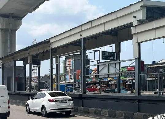 Situasi Halte Cakung, Jakarta Timur. (Sumber: POSKOTA | Foto: M Tegar Jihad)