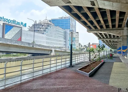 Kondisi kawasan Kalimalang di Kota Bekasi yang menjadi lokasi proyek pembangunan Wisata Air. Rabu, 15 Oktober 2025. (Sumber: POSKOTA | Foto: Nurpini Aulia Rapika)