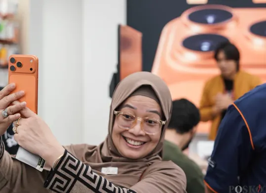 Antusiasme Warga Berbelanja Iphone 17 Terbaru