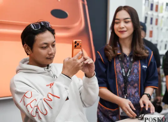 iPhone 17 Pro dan iPhone 17 Pro Max hadir sebagai HP flagship premium yang membawa sederet inovasi teknologi terbaru dari Apple. (Sumber: Poskota/Bilal Nugraha Ginanjar)