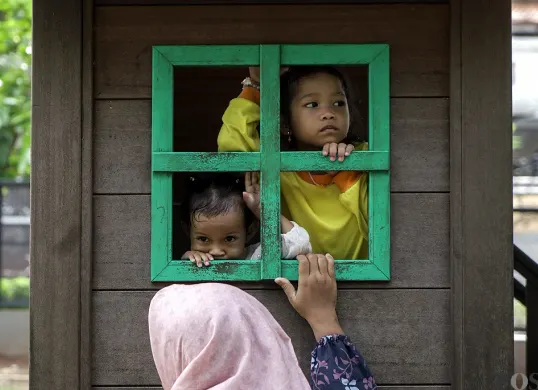 ILUSTRASI: Sejumlah anak bermain di Tebet Eco Park, Jakarta, Minggu, 19 Oktober 2025. Dinkes Jakarta mencatat prevalensi stunting di ibu kota mencapai 17,2 persen. (Sumber: POSKOTA | Foto: Bilal Nugraha Ginanjar)