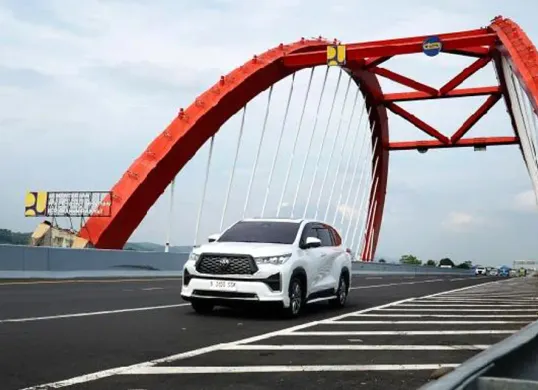 Toyota Kijang Innova Zenix kembali menjadi mobil hybrid terlaris pada September 2025. (Sumber: Dok Toyota)