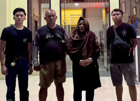 RY (kedua dari kanan), warga asal Jakarta Timur yang ditangkap polisi setelah membobol rumah di kawasan Cimanggu, Kota Bogor. (Sumber: Dok Polresta Bogor Kota)