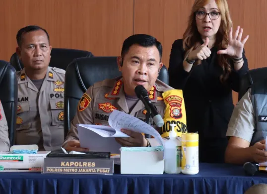 Kapolres Metro Jakarta Pusat, Kombes Susatyo Purnomo Condro dalam jumpa pers kasus pengungkapan jaringan produksi narkotika jenis ekstasi. (Sumber: Dok. Polres Metro Jakarta Pusat)